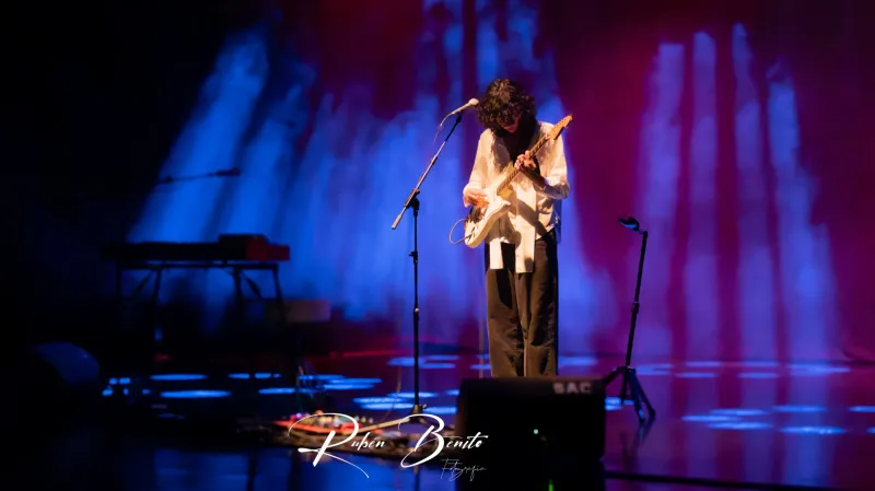 Alice Wonder ilumina Salamanca: una noche eléctrica en el Teatro Juan del Enzina